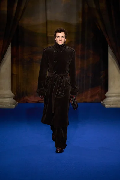 Look 33
